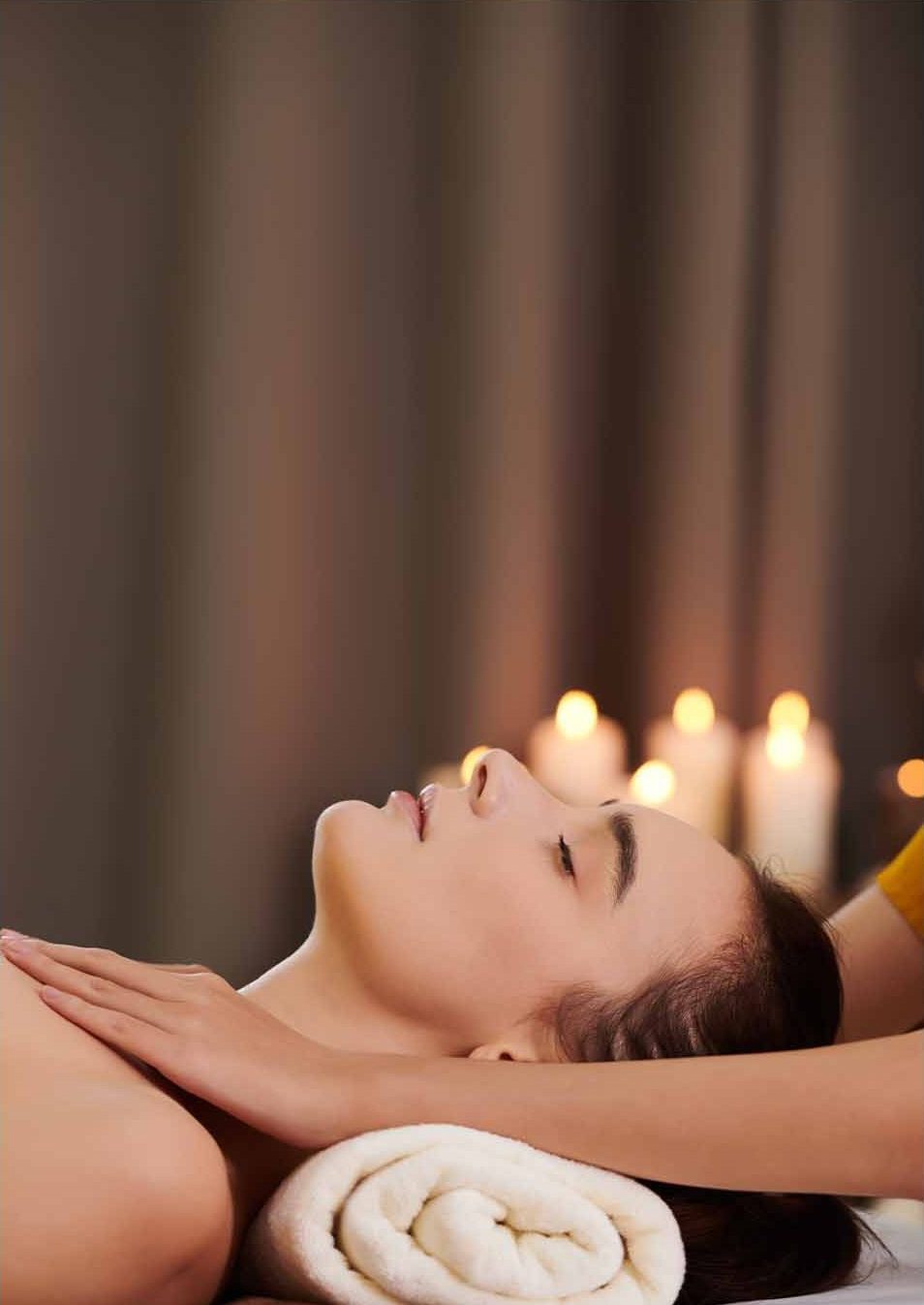 A massage in progress at Saalora Wellness