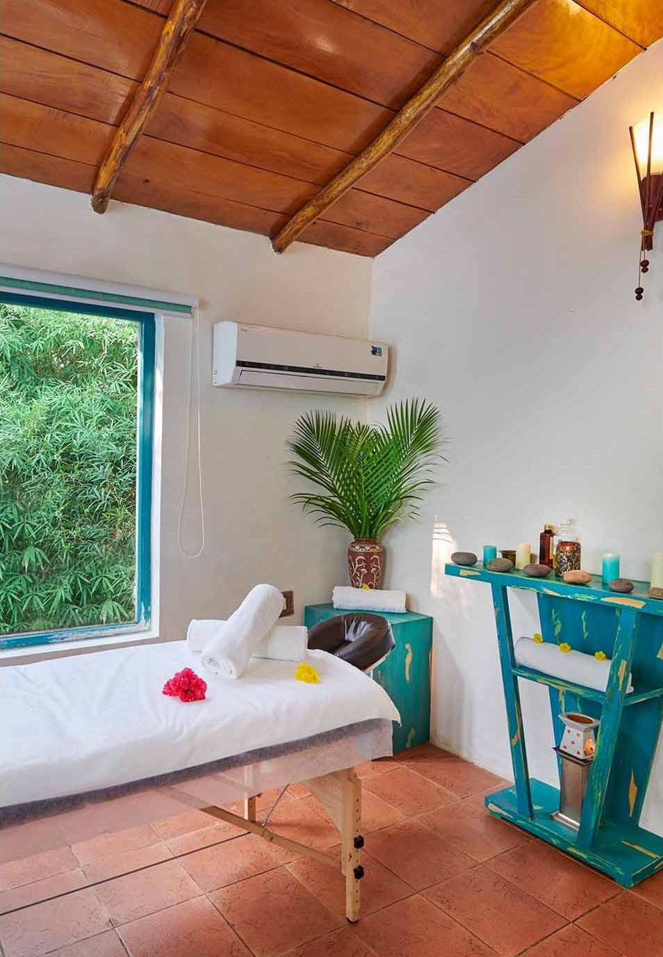 A treatment room at Saalora Wellness